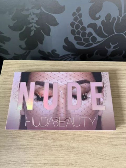 Bottega di Eos ™ Huda Beauty nude palette